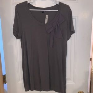 NWT Gap T-Shirt with Sayin Bow Large